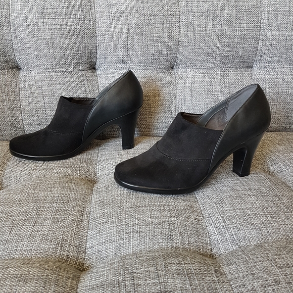 AEROSOLES Black Bootie Covered Pumps Size 5.5 - Picture 4 of 6
